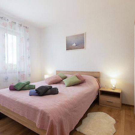 Apartment Little Gallery **** Ровінь Екстер'єр фото