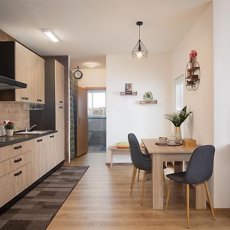Apartment Little Gallery **** Ровінь Екстер'єр фото