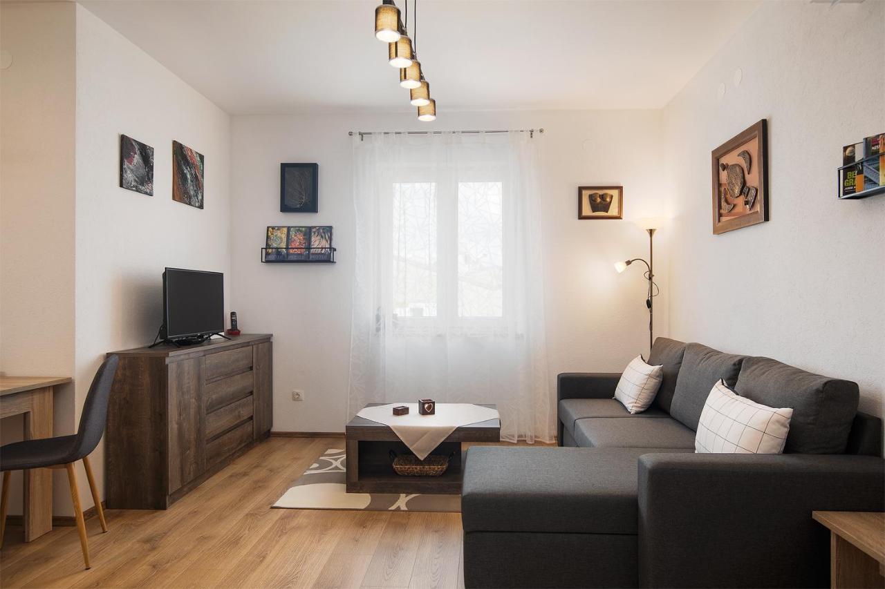 Apartment Little Gallery **** Ровінь Екстер'єр фото